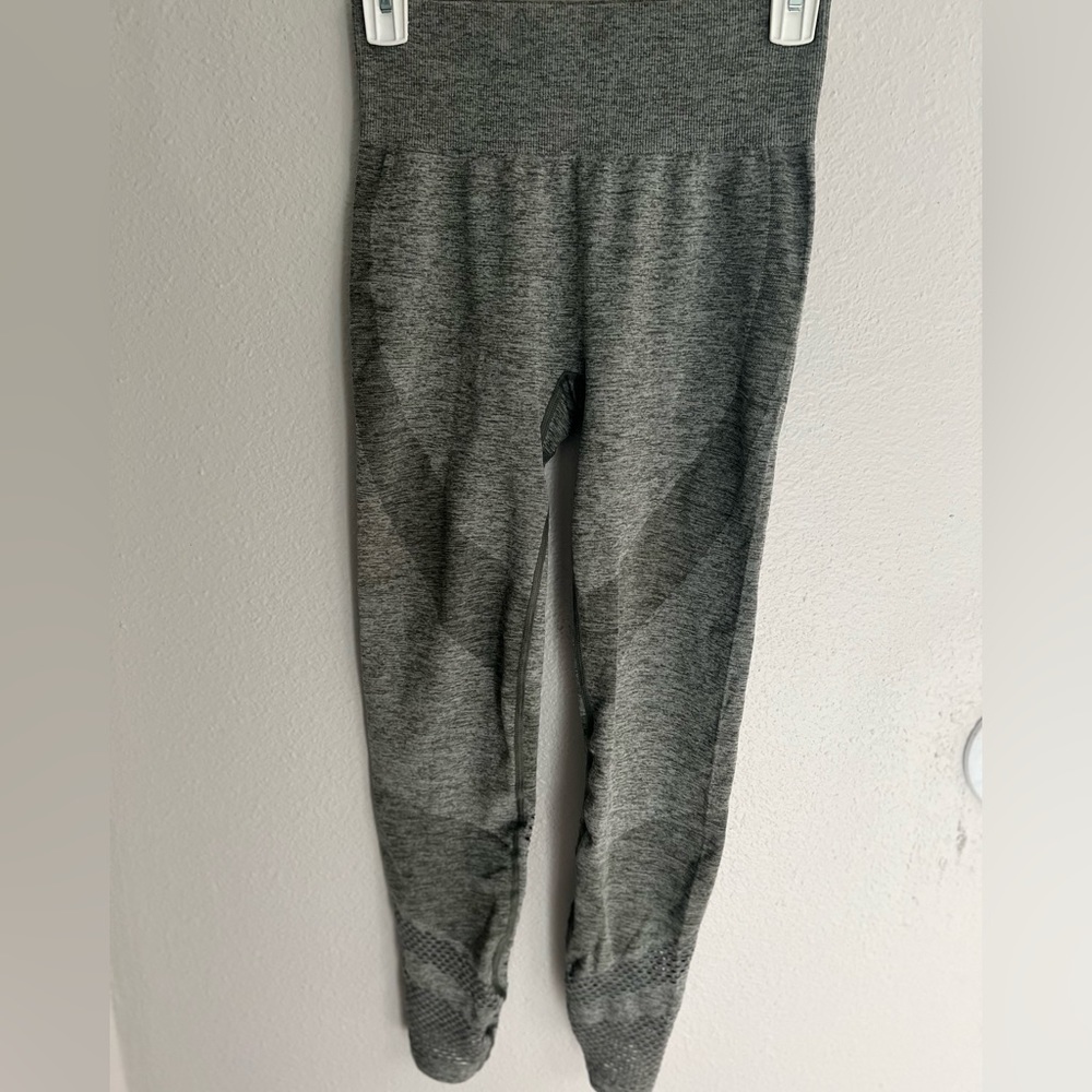 Athletic leggings